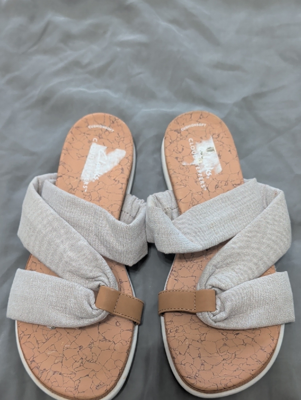 Clarks Cushionsoft Cloudsteppers 7.5 Beige Twist Strap Women's Slide Sandals